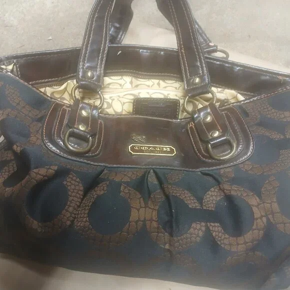 Coach purse - Picture 1 of 3